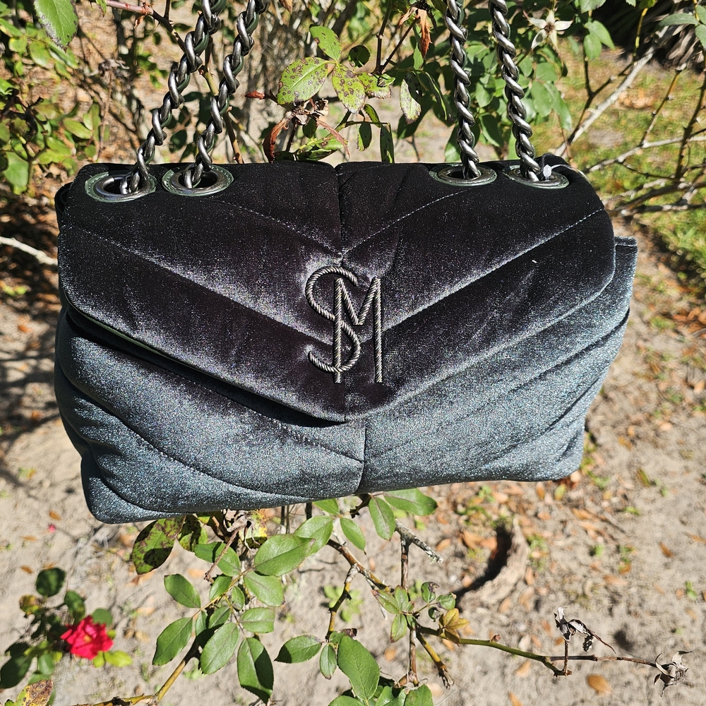 STEVE MADDEN VIRAL STUNNING
CRUSH VELVET BCOLEMAN PINE
SHOULDER BAG-NWT